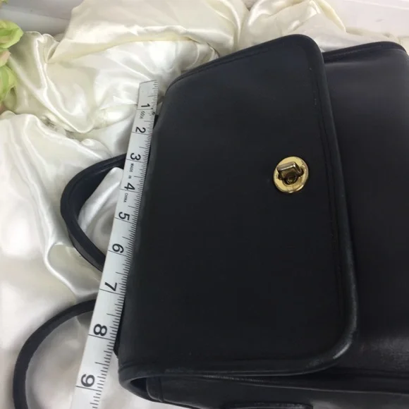 Vintage leather Coach purse - Picture 5 of 8